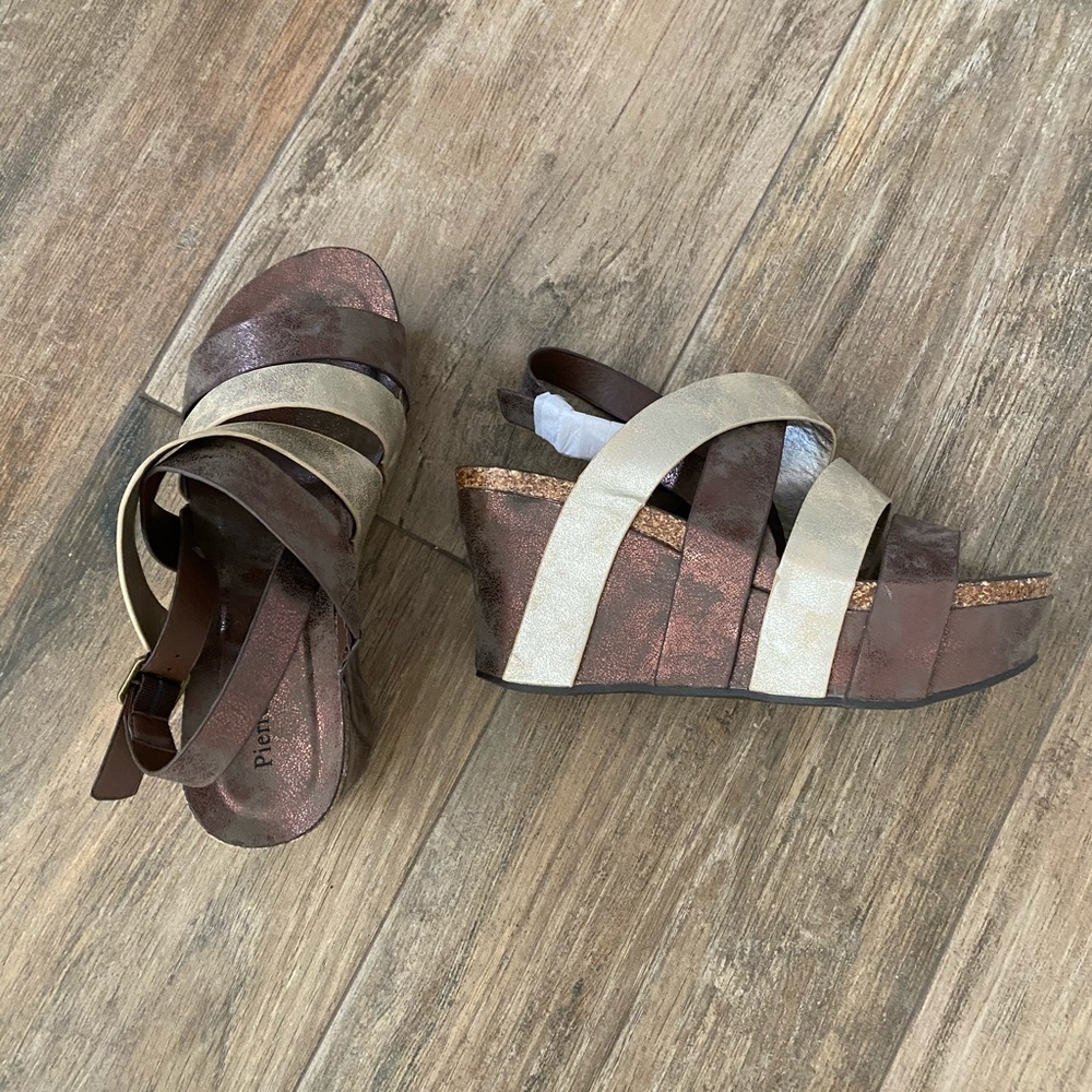 BRAND NEW Pierre Dumas wedges